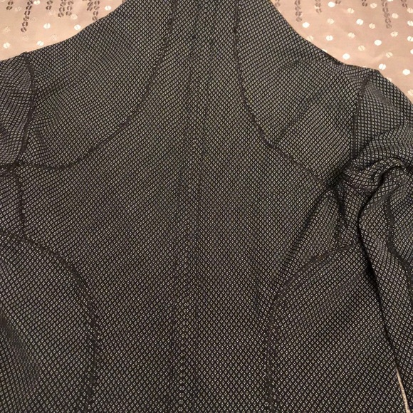 Lululemon Forme Jacket II in Black print - Picture 3 of 5